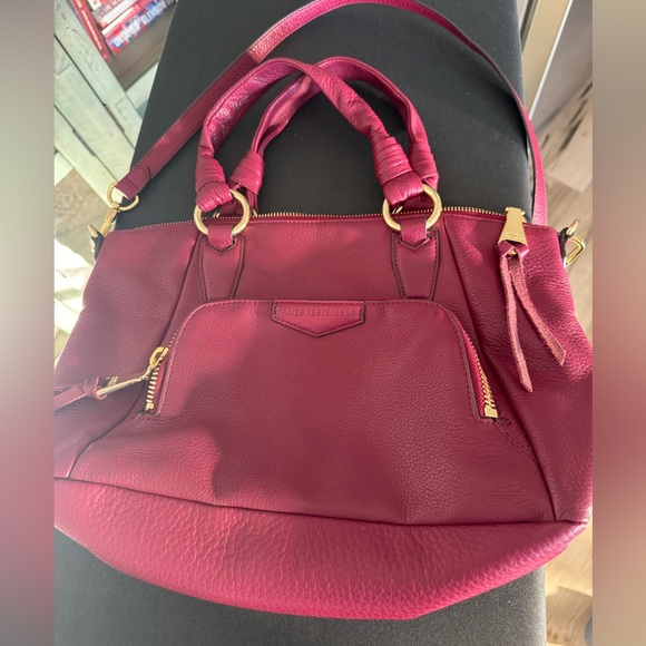 Aimee Kestenberg Chic Magenta Shoulder Bag Leather - Picture 2 of 5